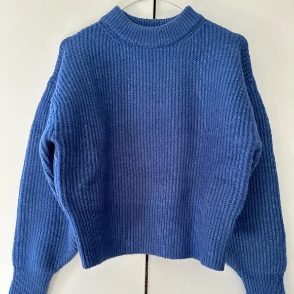Cozy Ribbed Royal Blue Cropped Sweater - FOREVER 21 Women’s Size M - Picture 1 of 5